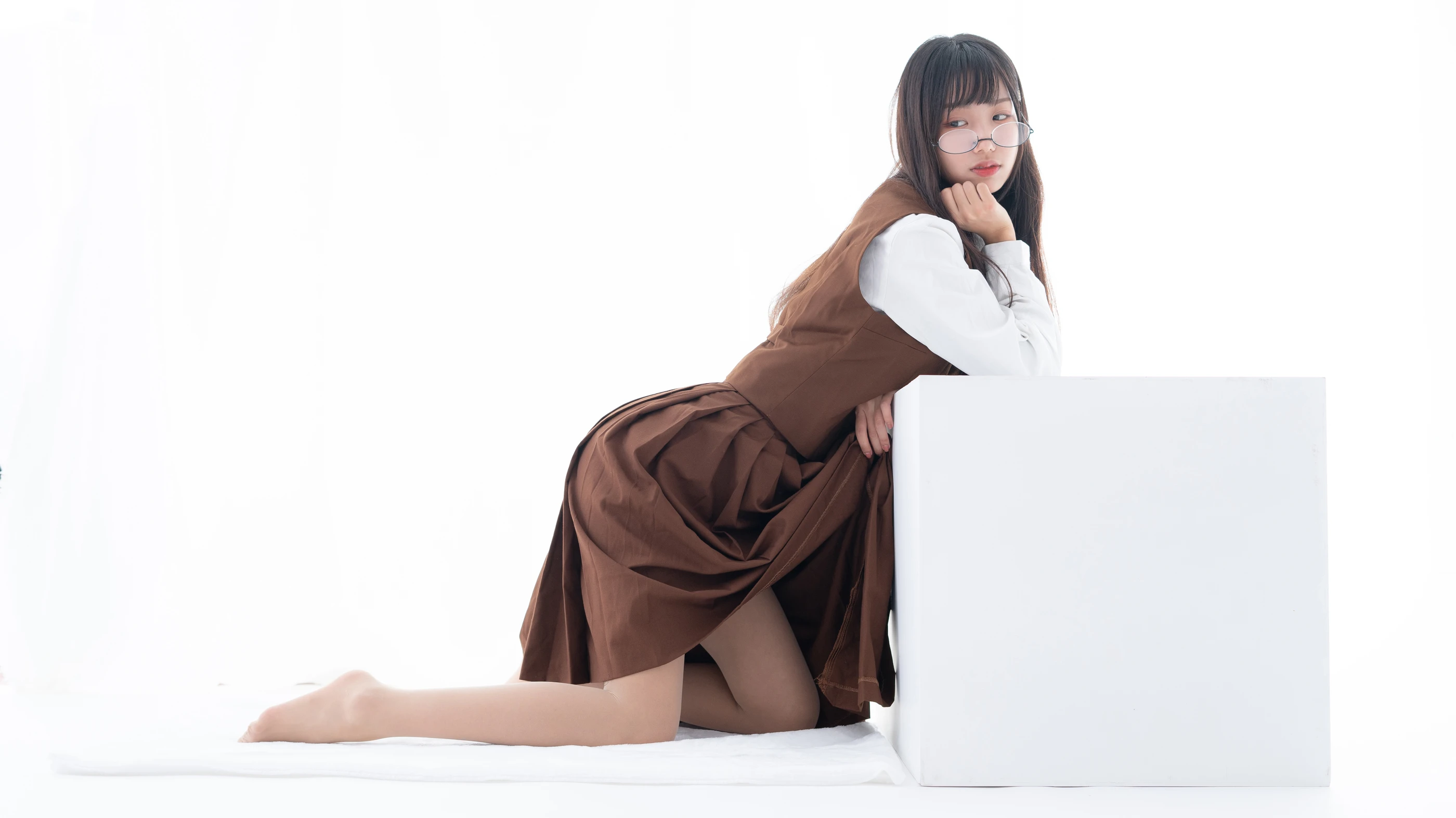 森萝财团 JKFUN-031 摄助习作-小梓 肉丝30D [48P 1V] 3